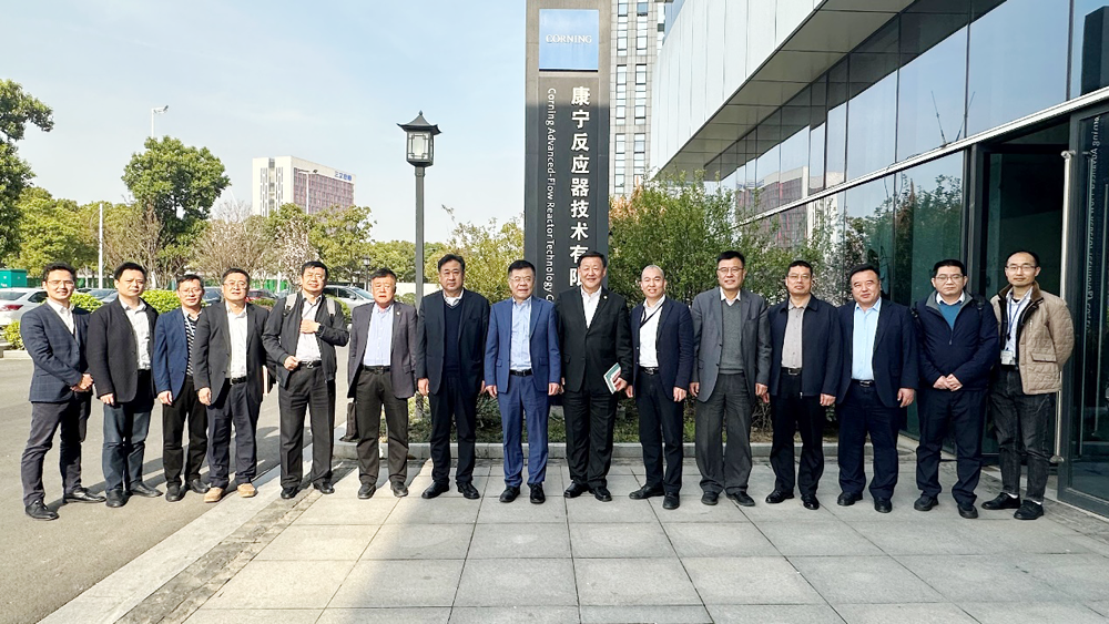 W66利来官网集团董事局主席朱建民率队接见康宁反映器技术有限公司.png